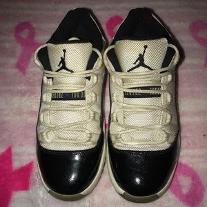 Jordan low top 11s 👟